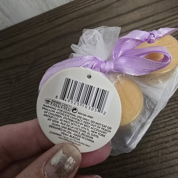 New Sugar Plums 3 piece set Scented Body Wash, Lotion and shower poof - Picture 5 of 7